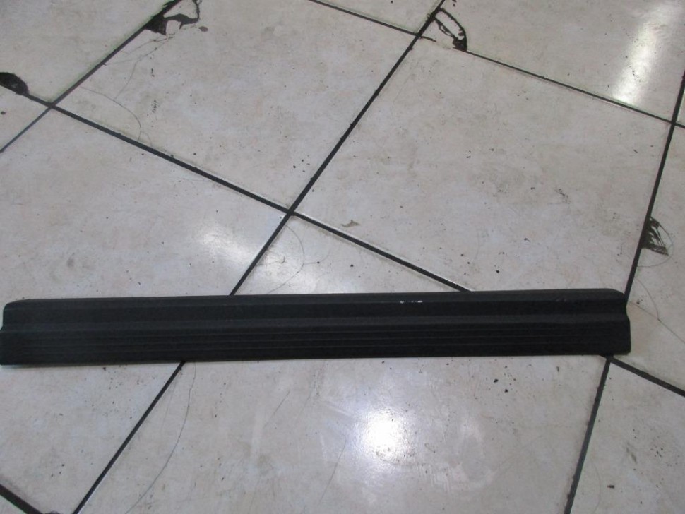 Накладка порога внутренняя MERCEDES-BENZ E-класс W212/S212/C207/A207 (2009 - 2013) фото 1 &mdash; Разборка Мерседес