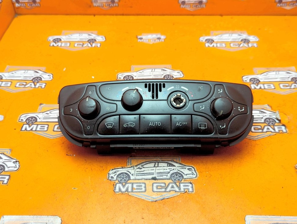 Панель управления климатом MERCEDES-BENZ C-класс W203/S203/CL203 (2000 - 2004) фото 1 &mdash; Разборка Мерседес