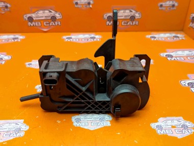 Замок капота MERCEDES-BENZ A-класс W176 (2012 - 2015) — Разборка Мерседес