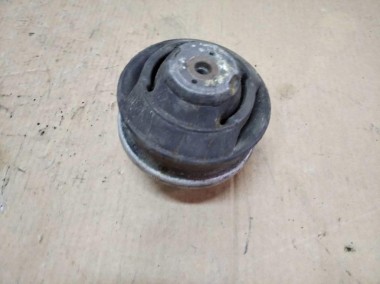Опора двигателя MERCEDES-BENZ W124 W124/S124/C124/A124 (1984 - 1993) — Разборка Мерседес