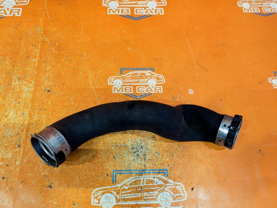 Патрубок интеркулера MERCEDES-BENZ E-класс W212/S212/C207/A207 рестайлинг (2013 - 2016) фото 1 — Разборка Мерседес