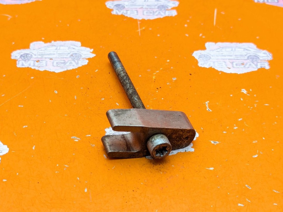 Кронштейн крепления форсунок MERCEDES-BENZ E-класс W211/S211 (2002 - 2006) фото 1 &mdash; Разборка Мерседес