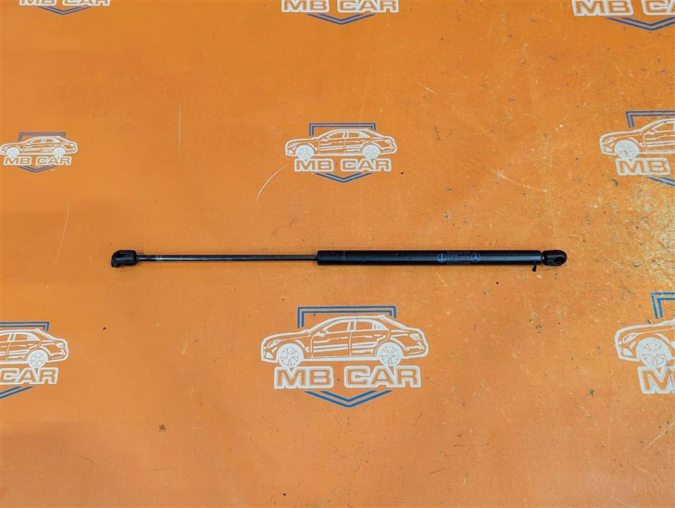 Амортизатор крышки багажника MERCEDES-BENZ A-класс W168 рестайлинг (2001 - 2004) фото 1 — Разборка Мерседес