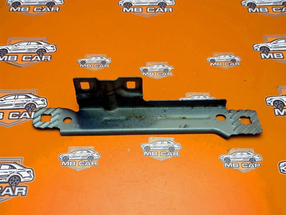 Кронштейн крепления крыла MERCEDES-BENZ S-класс W222/C217/A217 (2013 - 2017) фото 1 — Разборка Мерседес