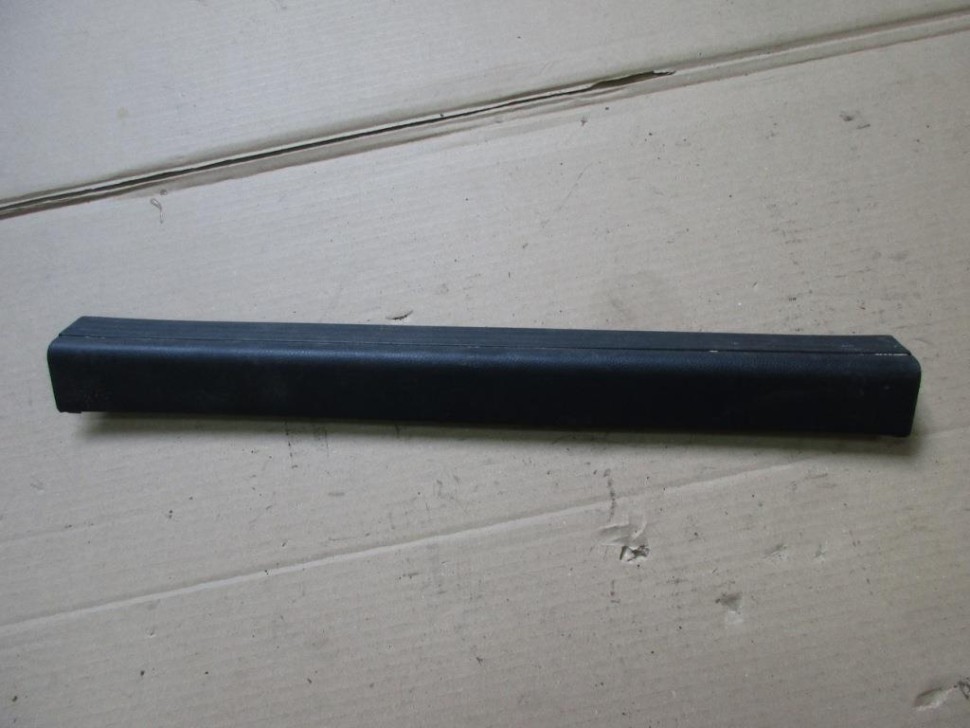 Накладка порога внутренняя MERCEDES-BENZ C-класс W204/S204 (2006 - 2011) фото 1 — Разборка Мерседес