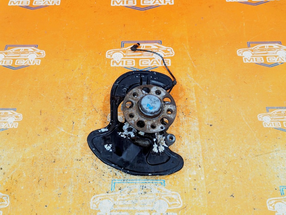 Кулак поворотный передний левый MERCEDES-BENZ C-класс W204/S204 (2006 - 2011) фото 1 — Разборка Мерседес