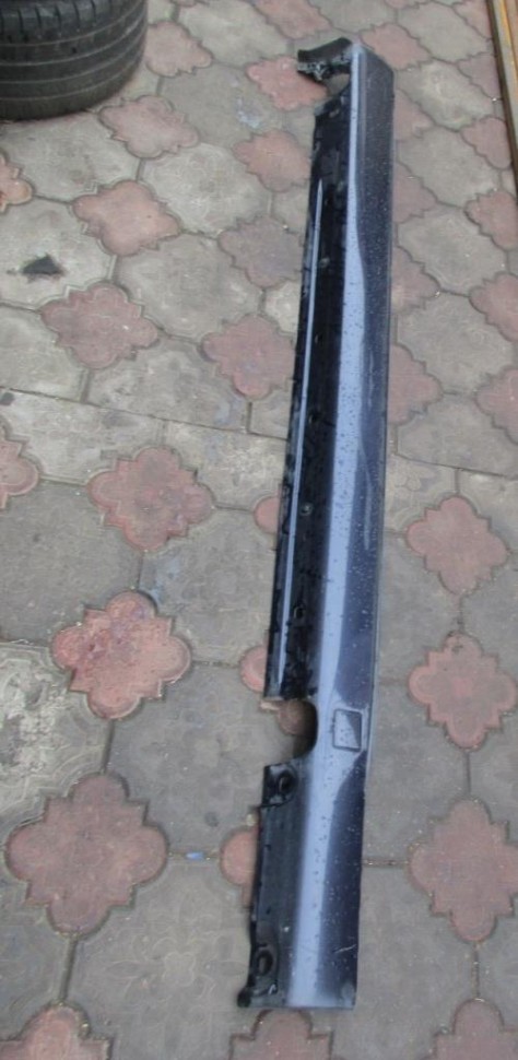 Порог пластиковый левый MERCEDES-BENZ S-класс W220 (1998 - 2005) фото 1 — Разборка Мерседес