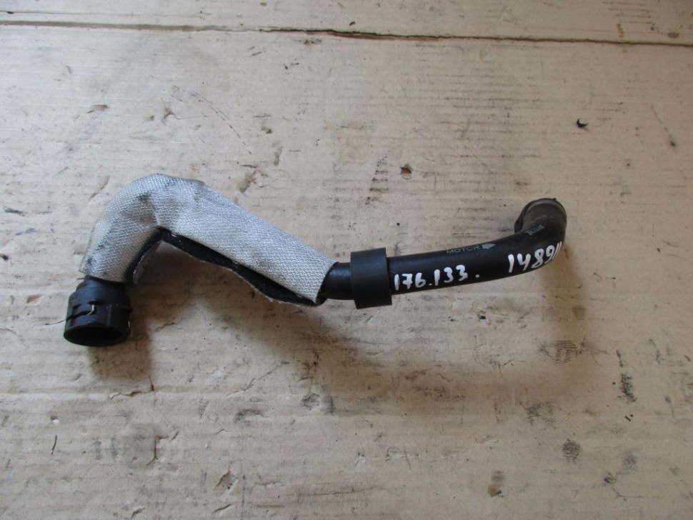 Патрубок ОЖ MERCEDES-BENZ A-класс AMG W176 (2013 - 2015) фото 1 — Разборка Мерседес