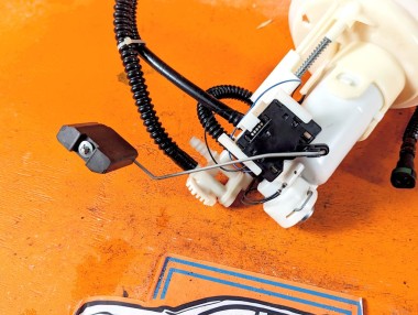 Датчик уровня топлива MERCEDES-BENZ C-класс W204/S204 (2006 - 2011) &mdash; Разборка Мерседес