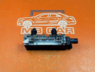 Блок клапанов пневмоподвески MERCEDES-BENZ S-класс W220 (1998 - 2005) — Разборка Мерседес