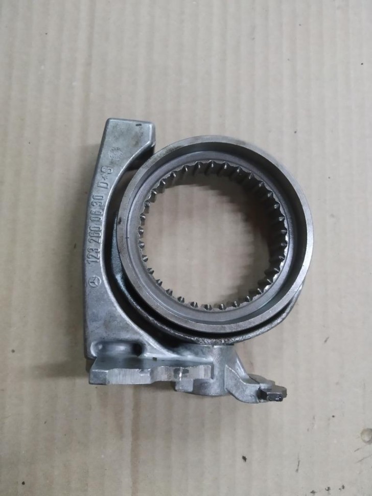 Детали МКПП MERCEDES-BENZ W124 W124/S124/C124/A124 (1984 - 1993) фото 1 — Разборка Мерседес