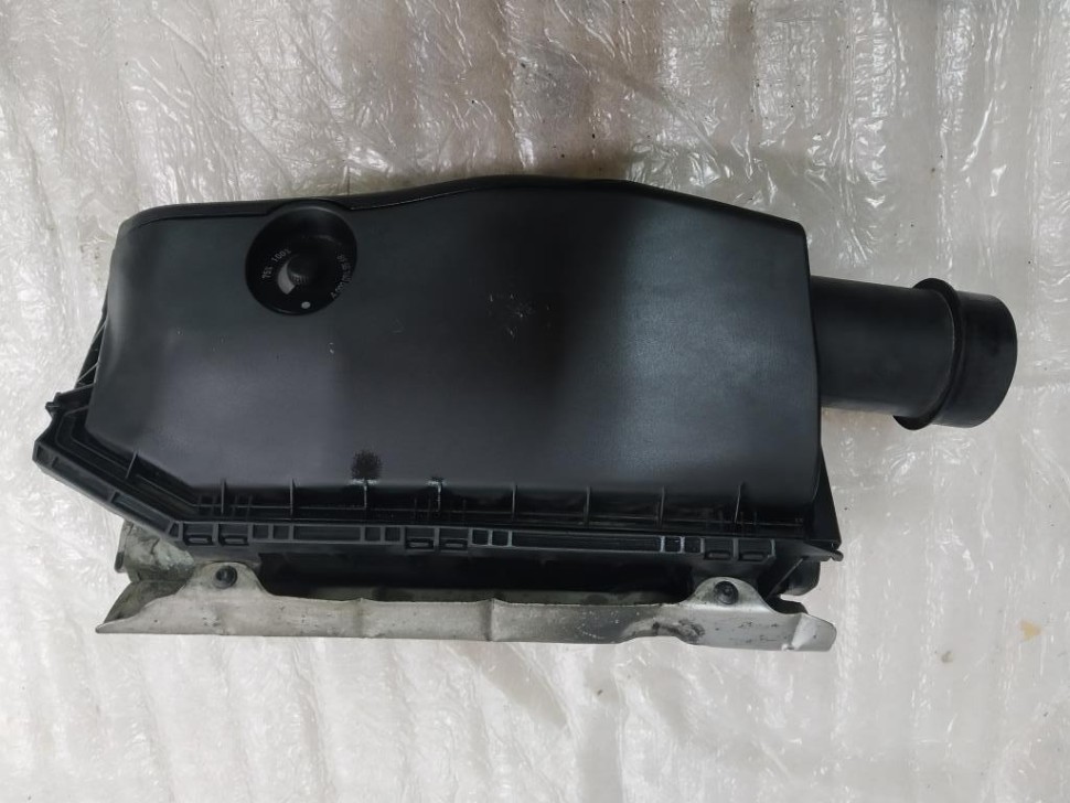 Корпус воздушного фильтра MERCEDES-BENZ E-класс W210/S210 рестайлинг (1999 - 2003) фото 1 &mdash; Разборка Мерседес