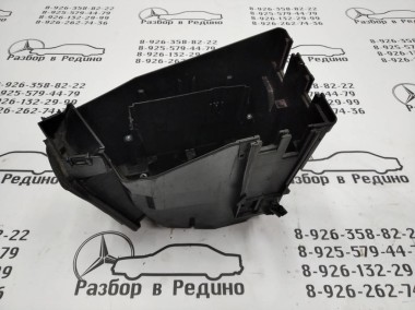 Корпус блока предохранителей MERCEDES-BENZ C-класс W203/S203/CL203 (2000 - 2004) — Разборка Мерседес