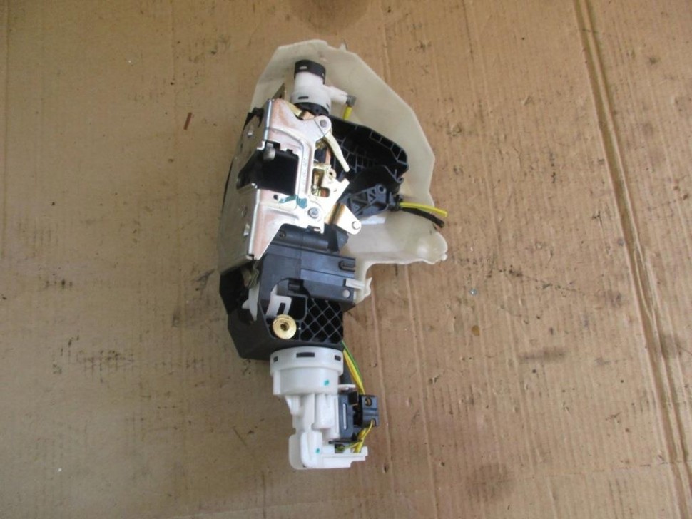 Замок двери задней левой MERCEDES-BENZ S-класс W220 рестайлинг (2002 - 2005) фото 1 — Разборка Мерседес