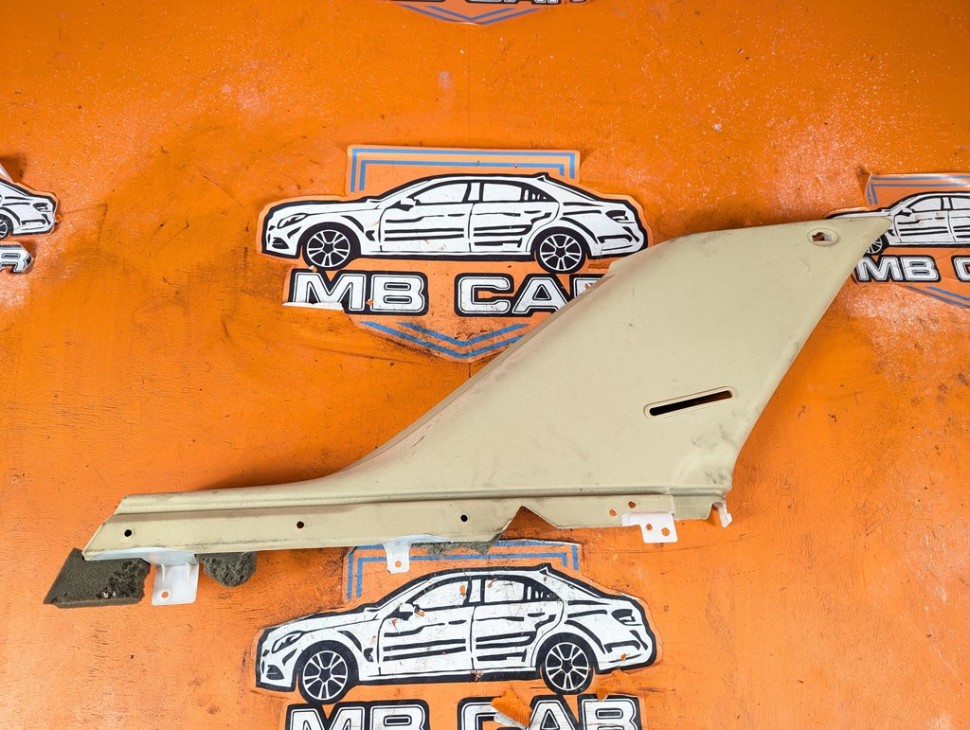 Накладка задней стойки MERCEDES-BENZ M-класс W164 (2005 - 2008) фото 1 &mdash; Разборка Мерседес