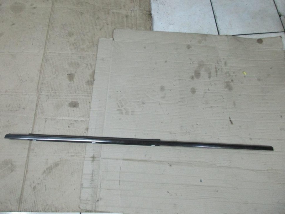 Молдинг стекла двери MERCEDES-BENZ E-класс W210/S210 рестайлинг (1999 - 2003) фото 1 — Разборка Мерседес