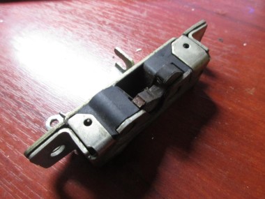 Замок двери сдвижной MERCEDES-BENZ Sprinter W906 (2006 - 2019) — Разборка Мерседес