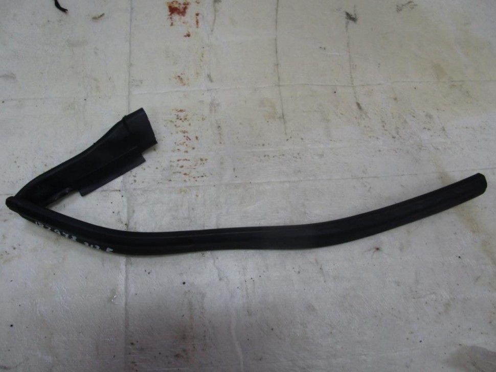 Уплотнитель моторного отсека MERCEDES-BENZ E-класс W212/S212/C207/A207 (2009 - 2013) фото 1 — Разборка Мерседес