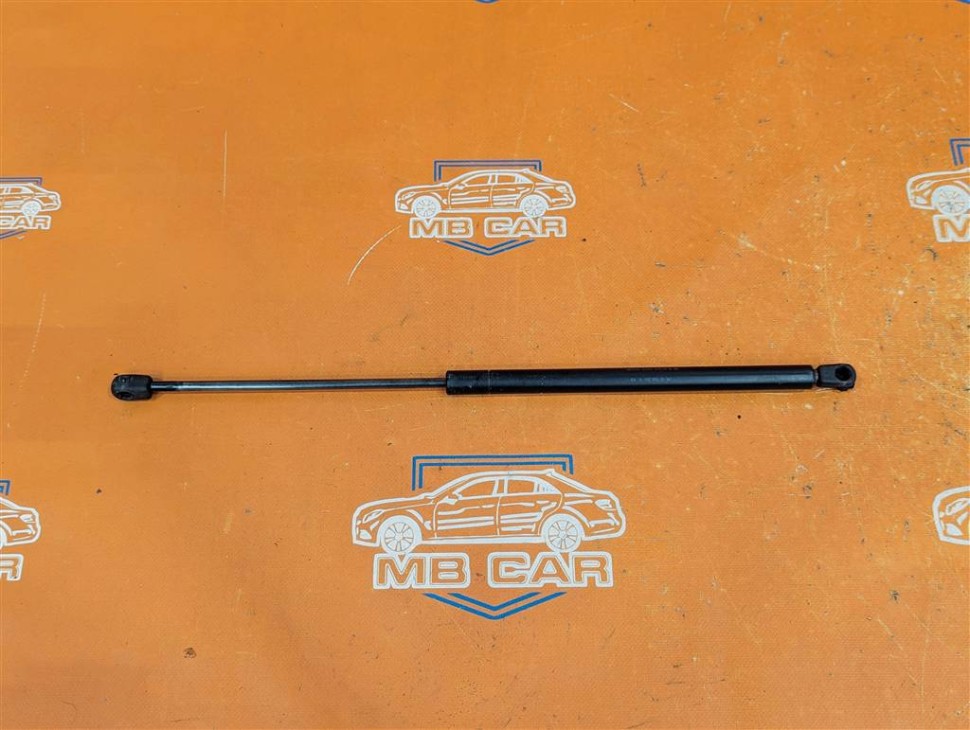 Амортизатор крышки багажника MERCEDES-BENZ A-класс W168 рестайлинг (2001 - 2004) фото 1 — Разборка Мерседес
