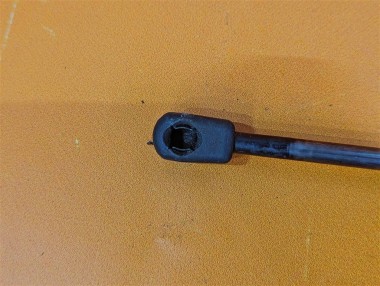 Амортизатор крышки багажника MERCEDES-BENZ A-класс W168 рестайлинг (2001 - 2004) — Разборка Мерседес