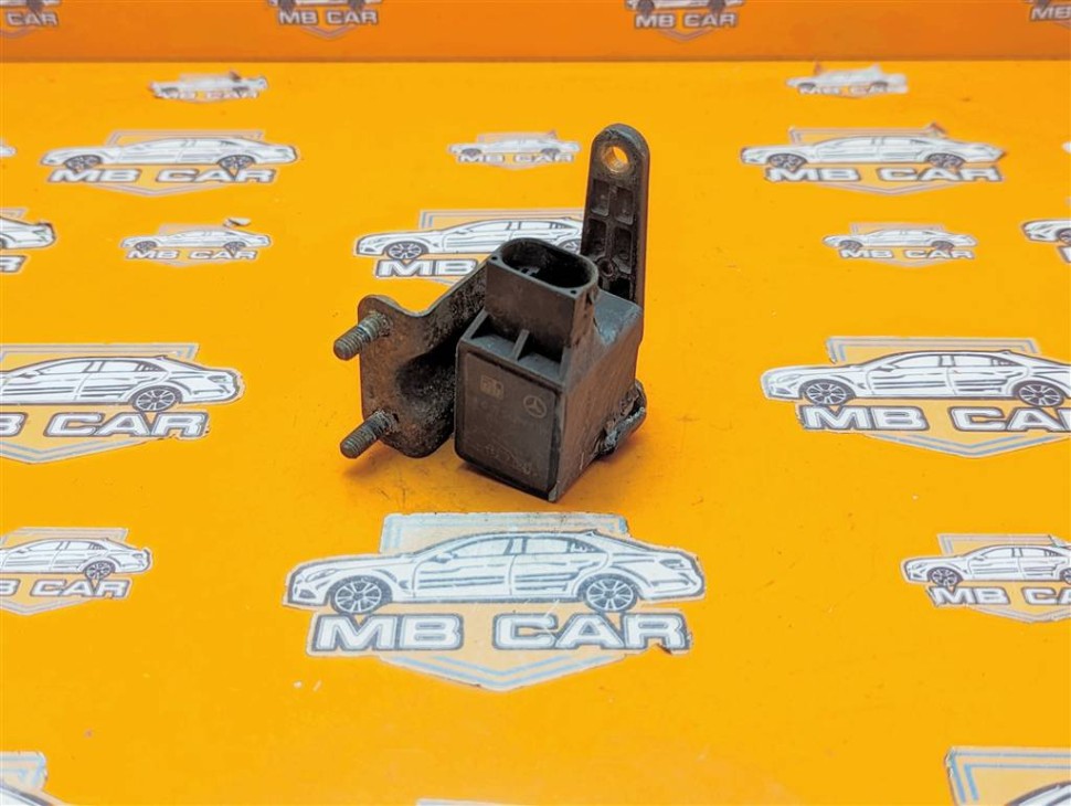 Датчик уровня пола MERCEDES-BENZ E-класс W211/S211 (2002 - 2006) фото 1 — Разборка Мерседес