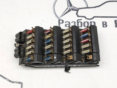 Блок предохранителей MERCEDES-BENZ W124 W124/S124/C124/A124 (1984 - 1993) — Разборка Мерседес
