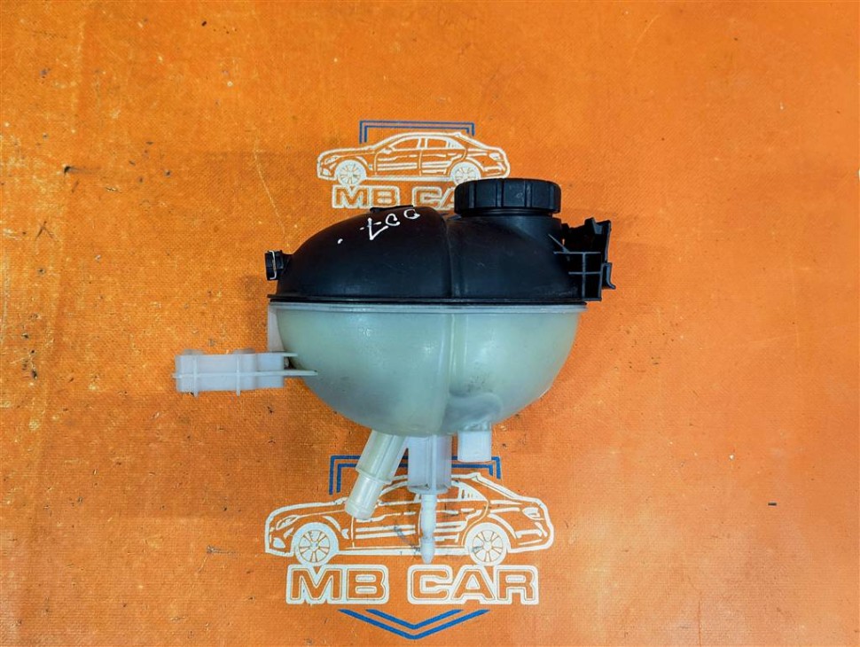 Бачок расширительный MERCEDES-BENZ C-класс W204/S204 (2006 - 2011) фото 1 — Разборка Мерседес