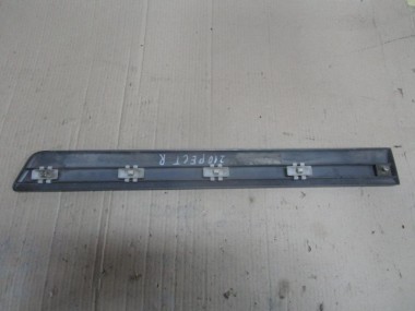 Молдинг двери MERCEDES-BENZ E-класс W210/S210 (1995 - 1999) — Разборка Мерседес