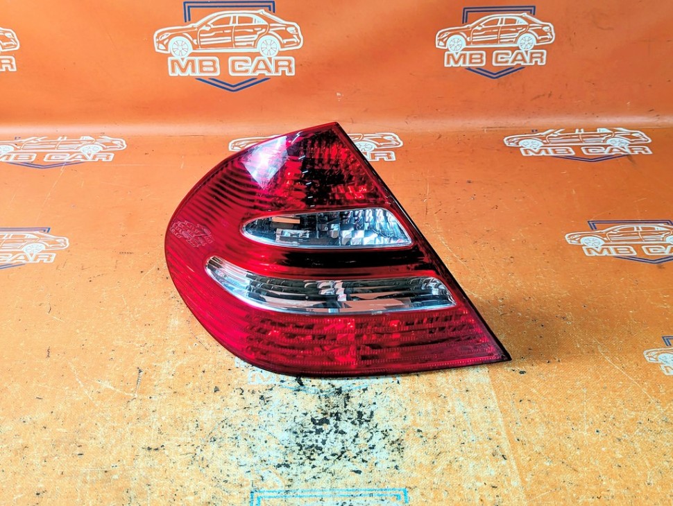 Фонарь задний левый MERCEDES-BENZ E-класс W211/S211 (2002 - 2006) фото 1 — Разборка Мерседес