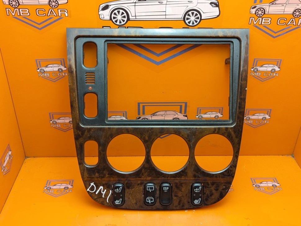 Накладка блока климата MERCEDES-BENZ M-класс W163 (1997 - 2001) фото 1 &mdash; Разборка Мерседес