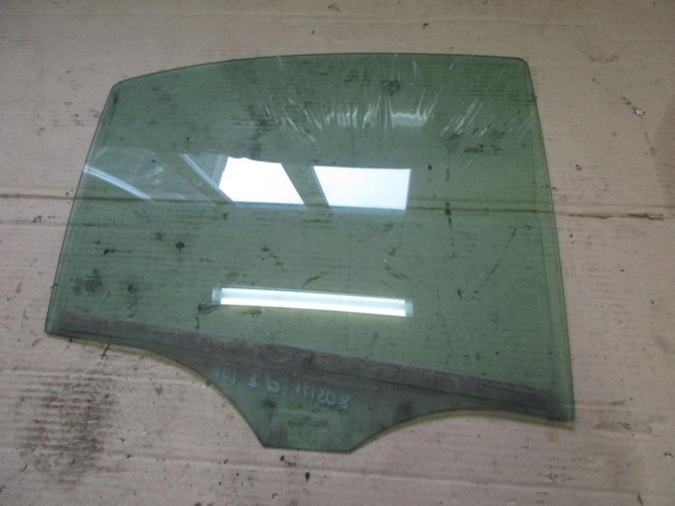 Стекло заднее правое MERCEDES-BENZ C-класс W203/S203/CL203 рестайлинг (2004 - 2008) фото 1 — Разборка Мерседес