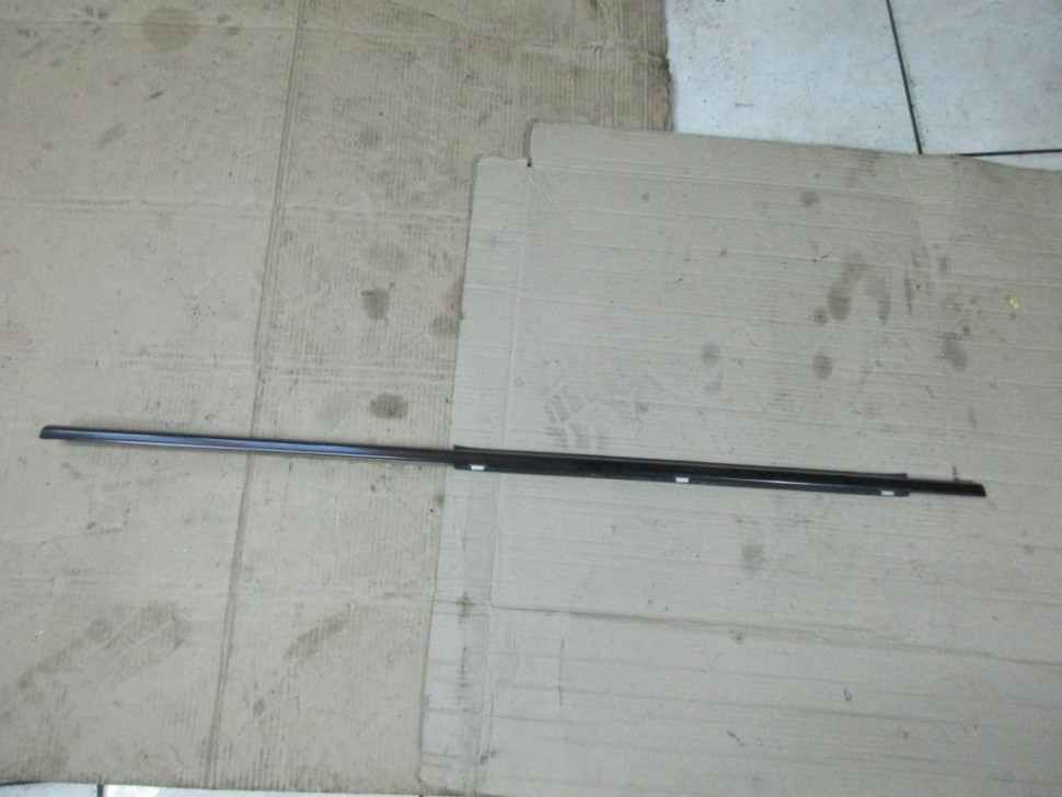 Молдинг стекла двери MERCEDES-BENZ E-класс W210/S210 рестайлинг (1999 - 2003) фото 1 — Разборка Мерседес