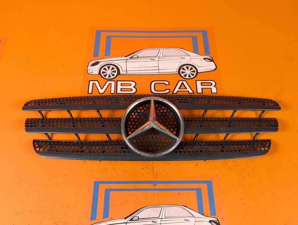 Решетка радиатора MERCEDES-BENZ M-класс W163 рестайлинг (2001 - 2005) фото 1 &mdash; Разборка Мерседес