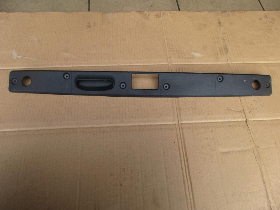 Накладка крышки багажника MERCEDES-BENZ E-класс W211/S211 (2002 - 2006) фото 1 — Разборка Мерседес