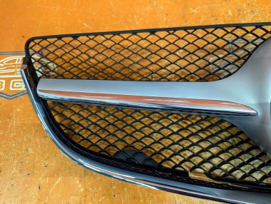 Решетка радиатора MERCEDES-BENZ E-класс W212/S212/C207/A207 рестайлинг (2013 - 2016) — Разборка Мерседес