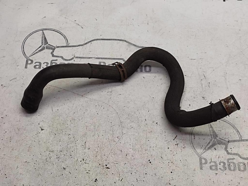 Патрубок ОЖ MERCEDES-BENZ S-класс W221 (2005 - 2009) фото 1 — Разборка Мерседес