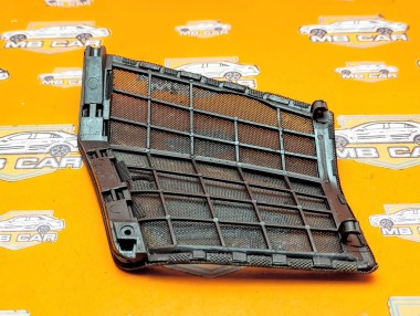 Сетки динамиков торпеды MERCEDES-BENZ E-класс W124/S124/C124/A124 (1984 - 1997) — Разборка Мерседес