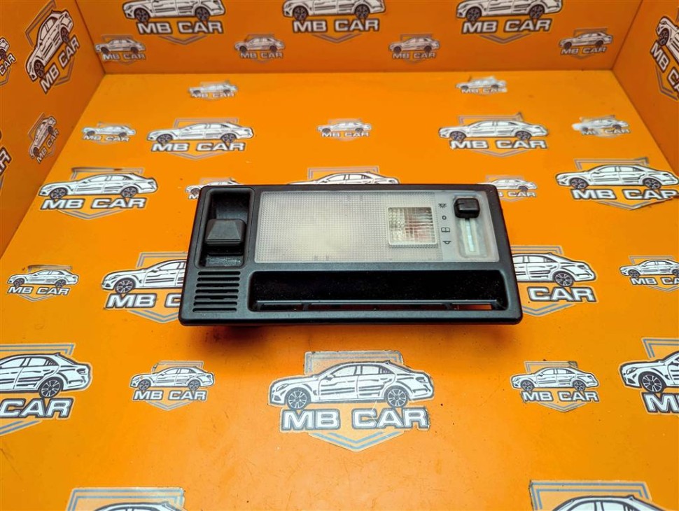 Плафон салона MERCEDES-BENZ W124 W124/S124/C124/A124 (1984 - 1993) фото 1 &mdash; Разборка Мерседес