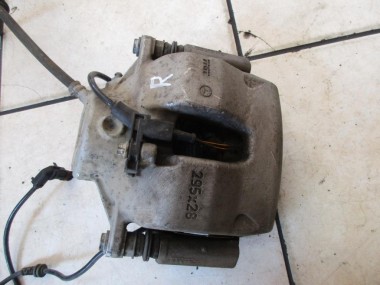 Суппорт передний правый MERCEDES-BENZ C-класс W204/S204 (2006 - 2011) — Разборка Мерседес