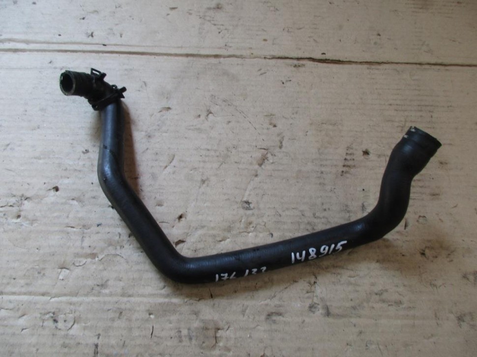 Патрубок ОЖ MERCEDES-BENZ A-класс AMG W176 (2013 - 2015) фото 1 — Разборка Мерседес