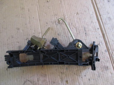 Ответная часть замка двери MERCEDES-BENZ S-класс W220 рестайлинг (2002 - 2005) — Разборка Мерседес