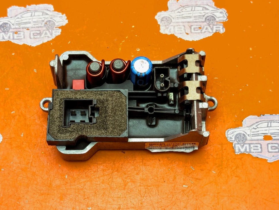 Реле моторчика печки MERCEDES-BENZ CLK-класс C209/A209 (2002 - 2005) фото 1 — Разборка Мерседес