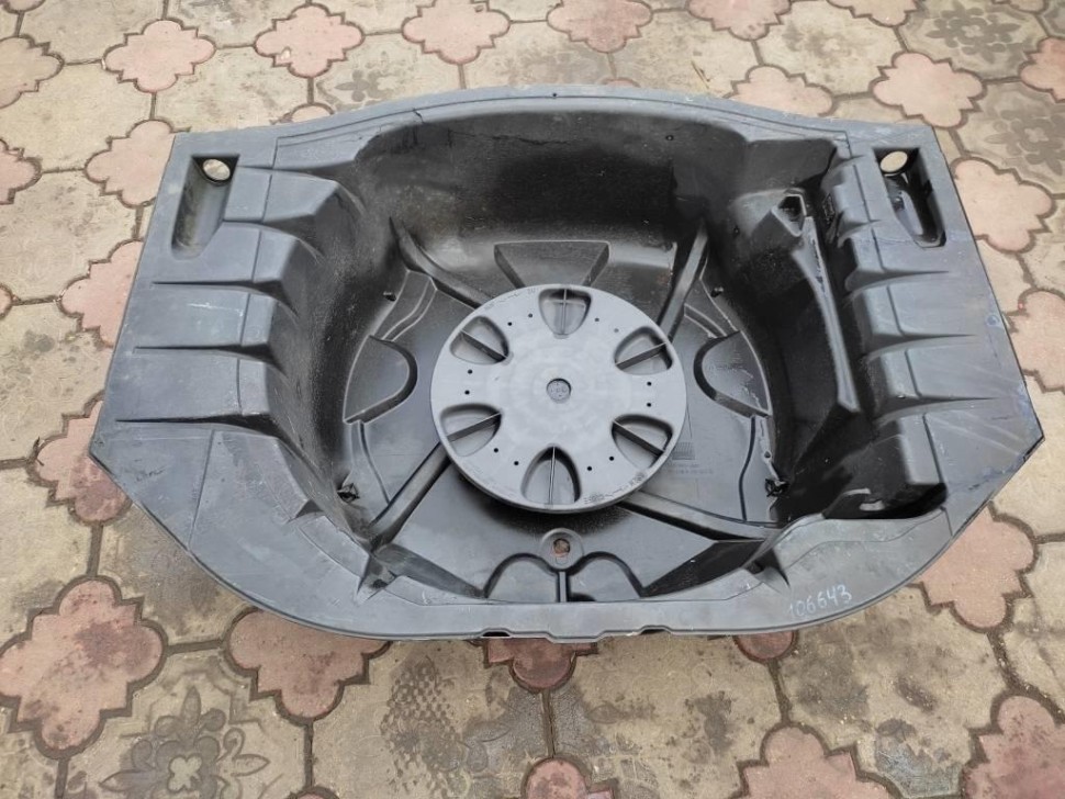 Поддон запасного колеса MERCEDES-BENZ S-класс W220 (1998 - 2005) фото 1 — Разборка Мерседес