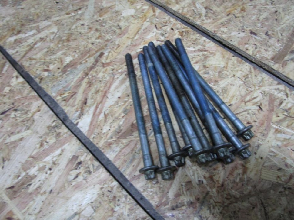 Болт ГБЦ MERCEDES-BENZ фото 1 — Разборка Мерседес