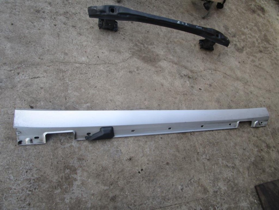 Порог пластиковый правый MERCEDES-BENZ E-класс W212/S212/C207/A207 рестайлинг (2013 - 2016) фото 1 &mdash; Разборка Мерседес