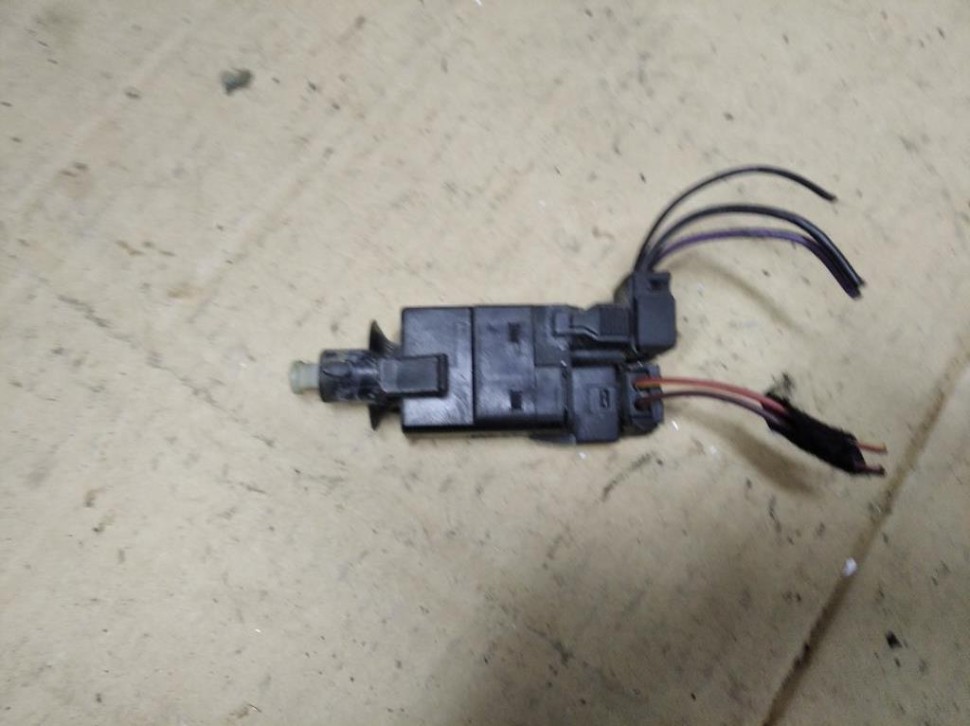 Выключатель стоп-сигнала MERCEDES-BENZ C-класс W202/S202 рестайлинг (1997 - 2001) фото 1 — Разборка Мерседес