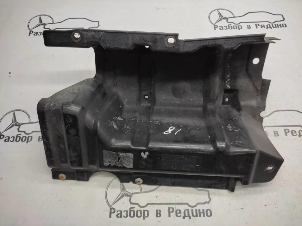 Защита днища MERCEDES-BENZ VANEO W414 (2001 - 2005) фото 1 — Разборка Мерседес