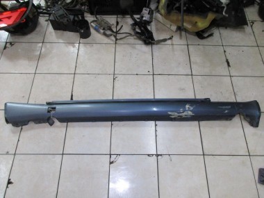 Порог пластиковый левый MERCEDES-BENZ E-класс W124/S124/C124/A124 (1984 - 1997) — Разборка Мерседес