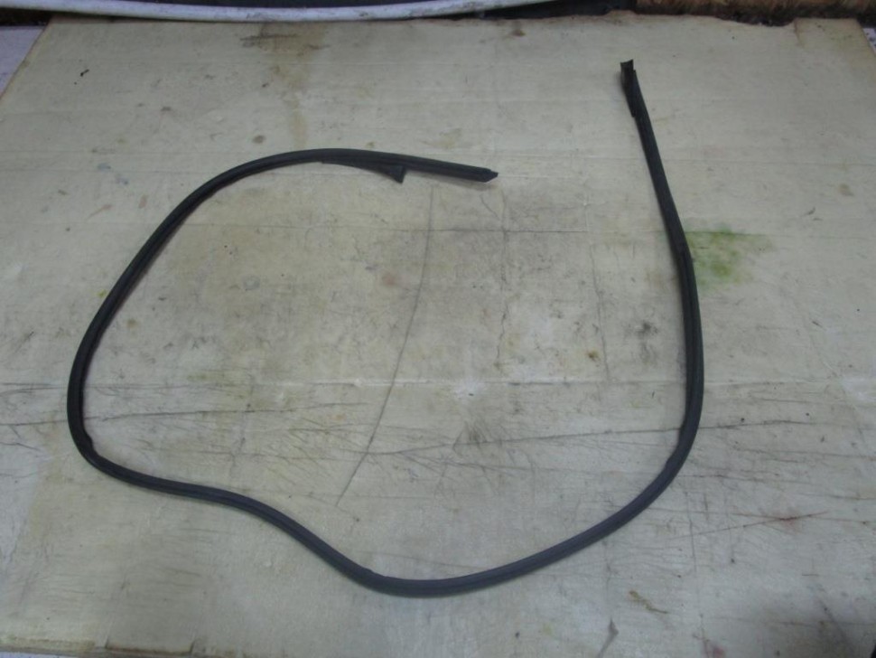 Уплотнитель дверного проема ( на кузове ) MERCEDES-BENZ CLS-класс C218/X218 рестайлинг (2014 - 2017) фото 1 — Разборка Мерседес