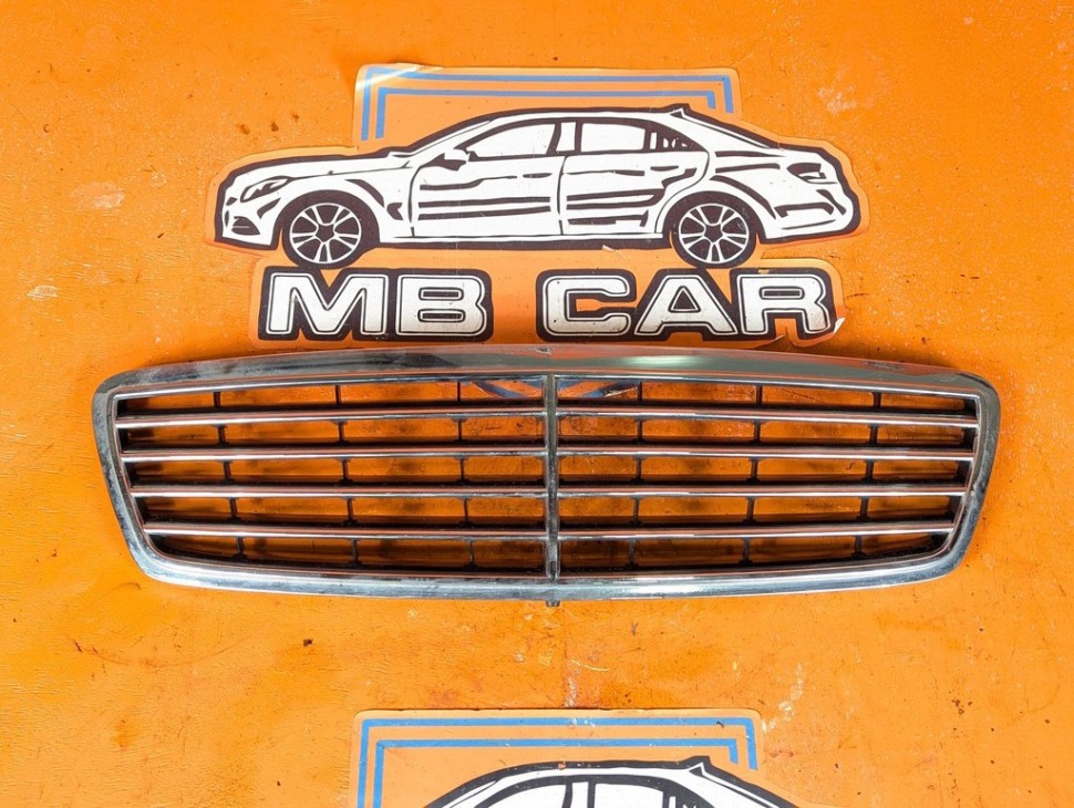 Решетка радиатора MERCEDES-BENZ C-класс W203/S203/CL203 (2000 - 2004) фото 1 &mdash; Разборка Мерседес
